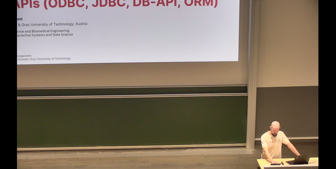 Thumbnail of #06 APIs